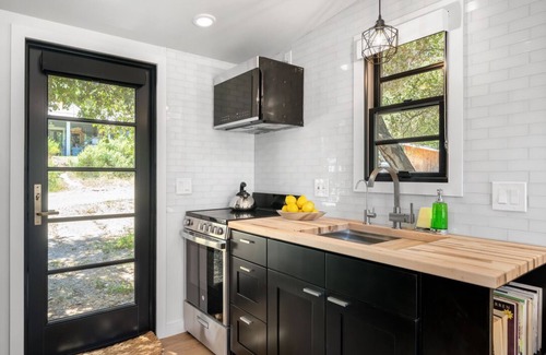 Arroyo Grande Cottage | Modern Wine Country Tiny Home with Gas Fire Pit