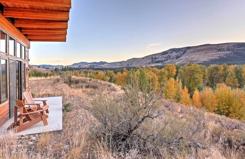 Winthrop House | Modern Winthrop House & Studio Near Chewuch River!