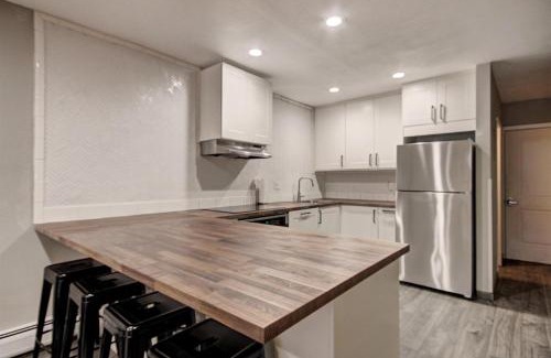 Frisco Apartment | Modern with Hot Tub & Pool by Ski Country Resorts