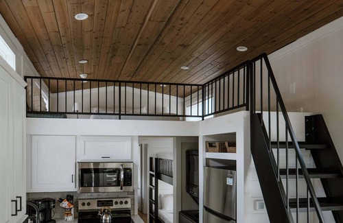 Gatlinburg - Pigeon Forge House | Modern Woodland Tiny Home | Ivy Cabin