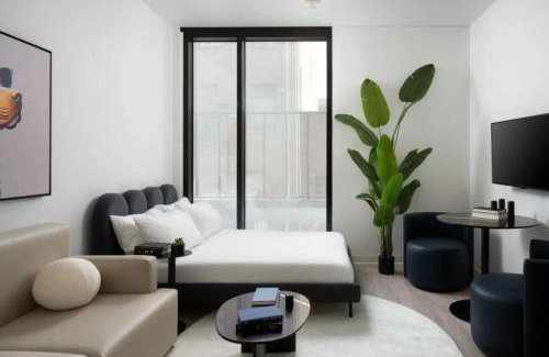 Historic Ybor Apartment | Modern Ybor 2BD Free Parking Mins to DT