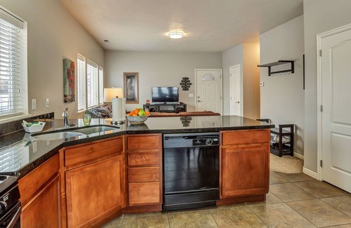 Draper Condo | Modern Zen Condo in SLC Area Close to Ski Resorts