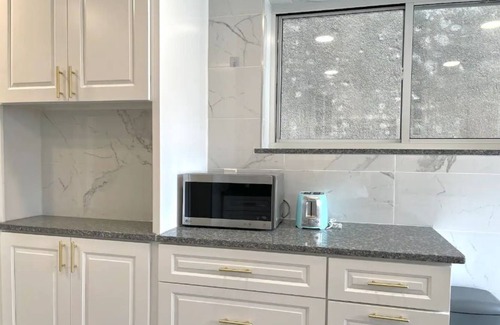 South Philadelphia House | ModernCheerful 3 spacious bedroom2 luxury bathroom