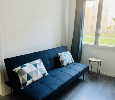 Bras de Fer Apartment | Moderne Cosy T2 à Évry