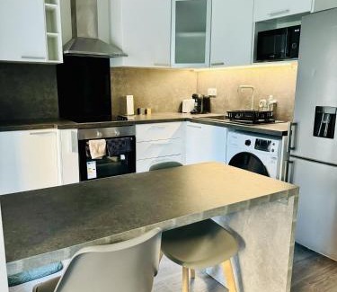 Bras de Fer Apartment | Moderne Cosy T2 à Évry