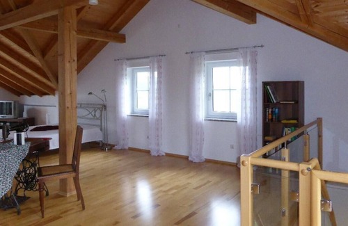 Arnbruck Apartment | Moderne Ferienwohnung nähe Glasdorf Weinfurtner