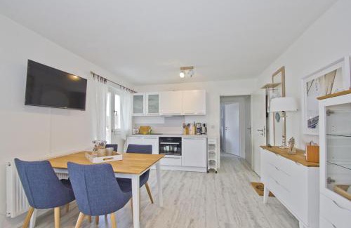 Lietzow Apartment | moderne Ferienwohnung mit Balkon, Meerblick - Ferienresidenz Zwei BoddenFeWo 1-3