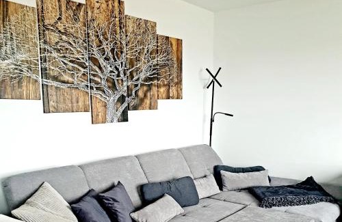 Ziemitz Apartment | Moderne Ferienwohnung mit Balkon direkt an der Peene