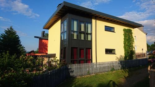Eibenstock Apartment | Moderne, Niveauvoll Eingerichtete Ferienwohnung Im Erzgebirge Mit Wohlfühlgarantie