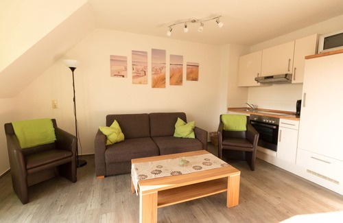 Norddeich Apartment | Moderne Og-wohnung mit Süd-west Balkon- 40 m² bis zu 4 Pers