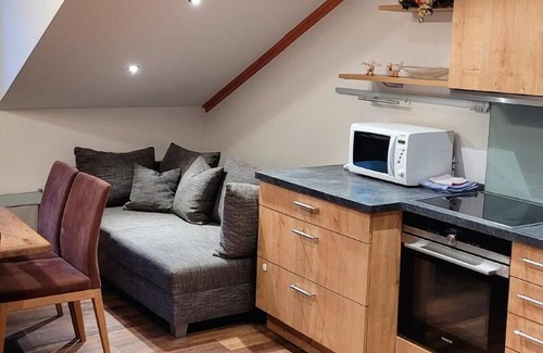 Maibrunn Apartment | Moderner Ferienhof mit Vielen Erholungsmöglichkeiten und Spielplatz