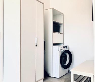 Großraschen Apartment | Modernes Apartment am See mit Terrasse