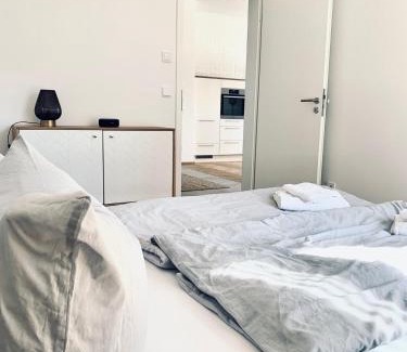 Großraschen Apartment | Modernes Apartment am See mit Terrasse