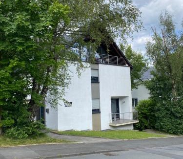 Hustadt Apartment | Modernes Ferienhaus mit 2 Balkonen, Terrasse und Garten !