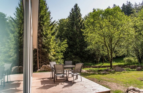 Ruhla House | Modernes Ferienhaus mit Sauna, Kamin, Fußbodenheizung, Schwimmbad