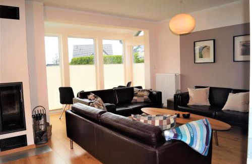 Dassow House | Modernes, großzügiges Ferienhaus - Naturstrand, großer Garten, Ruhe