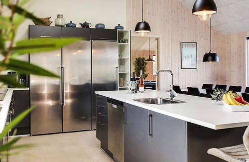 Stege House | Modernes Pool- und Aktivitätshaus mit 9 Schlafzimmern und 4 Bädern