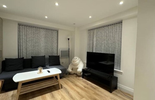 Preston Apartment | ModernFlat 5 Min From Wembley| 30 Min from London