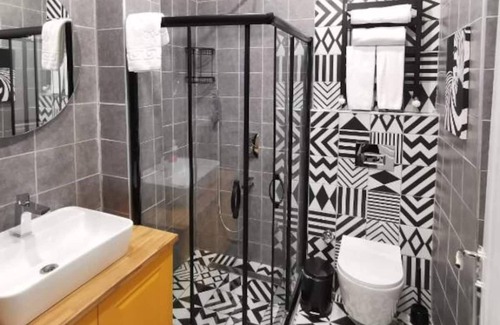 Gumussuyu Mahallesi Apartment | Modernly Decorated Flat 2+1 Taksim Center Z-1