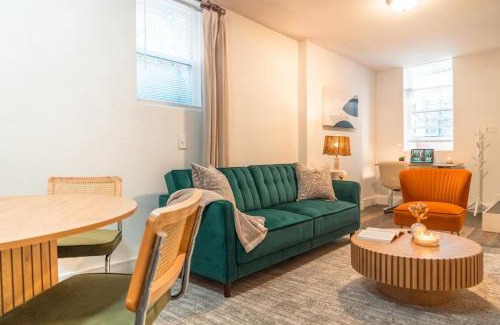 The Heights Apartment | Moderno 1BR - Parking - 15 min NYC