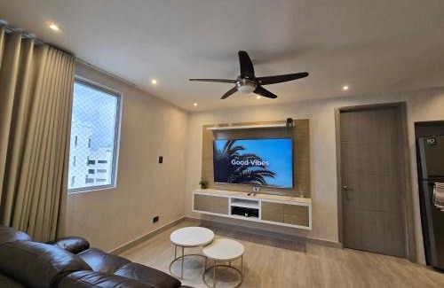 El Laguito Apartment | Moderno apartamento vista al mar y al lago piso 10