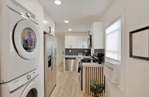 Lake Worth House | ModernTropic 2bd/1ba Near Beach w/fence yard/deck