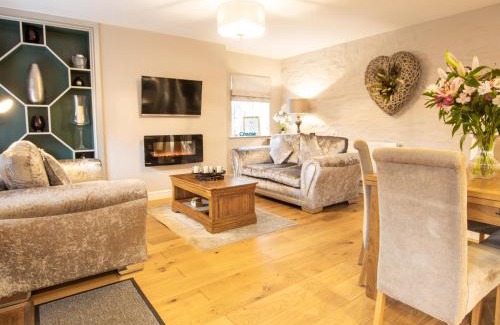 Llanbedr House | Moelfre Cottage