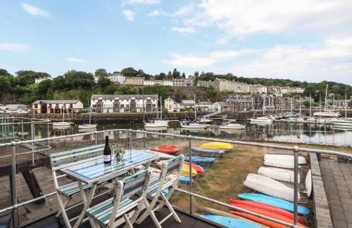 Borth-y-Gest Apartment | Moelwyn 57D South Snowdon Wharf
