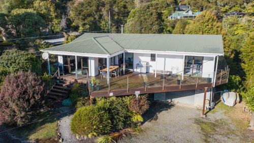 Moetapu Bay House | Moetapu Magic - Marlborough Sounds Holiday Home
