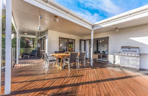 Moetapu Bay House | Moetapu Magic - Marlborough Sounds Holiday Home