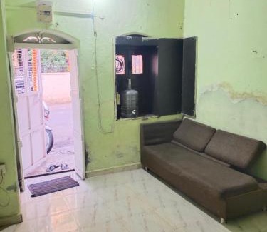 Kolhapur House | Mohak Yatri Nivas मोहक यात्री निवास