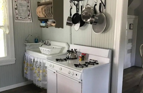 Shawcrest Cottage | Mohawk Cottage, keep it simple at this peaceful cottage. Off street parking.