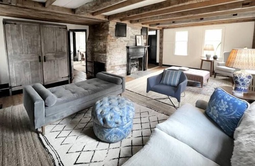 West Cornwall House | Mohawk Country Manor - Historic Manor near Hammond Beach and 5min fr Mohawk Mt S