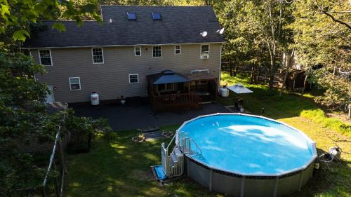 Albrightsville Villa | Mohawk-Kudil in Poconos ! Private Pool-Hot Tub-Lake Access-Game Room