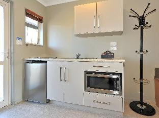 Takaka Hotel | Mohua Motels