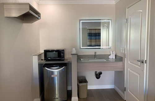 Victorville Hotel | Mojave Inn