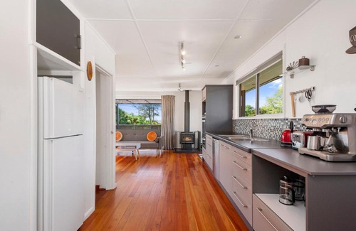 Te Rangiita House | Mojo's Manor - Taupo Holiday Home