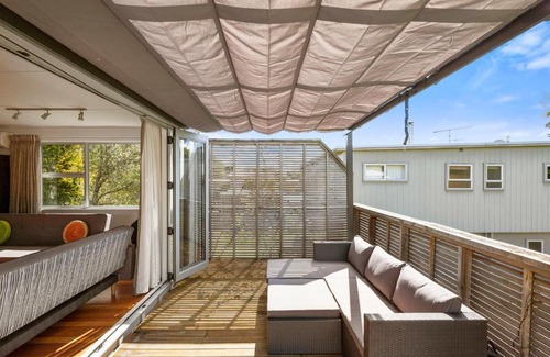 Te Rangiita House | Mojo's Manor - Taupo Holiday Home
