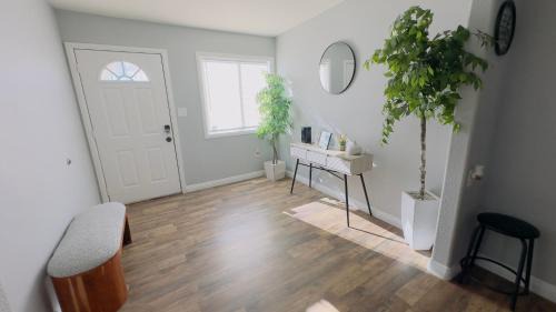 Torrey Pines Ranch House | Molino 3 bedroom 2 bath with pool