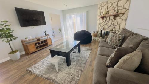 Torrey Pines Ranch House | Molino 3 bedroom 2 bath with pool