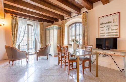 Molina Apartment | Molino Stucky Residence Burchio Suite