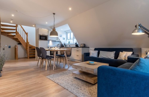 St. Peter-Ording Apartment | Moments of happiness upstairs - modern apartment in the heart of the village