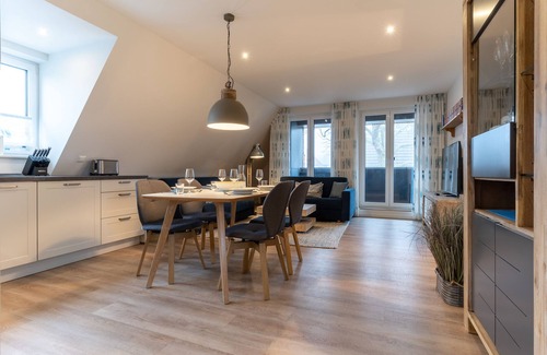 St. Peter-Ording Apartment | Moments of happiness upstairs - modern apartment in the heart of the village