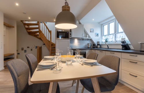 St. Peter-Ording Apartment | Moments of happiness upstairs - modern apartment in the heart of the village