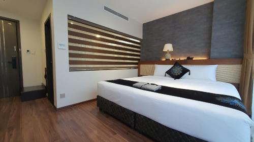 Cong Vi Hotel | MOMIZI HANOI 2 - PHAN KE BINH