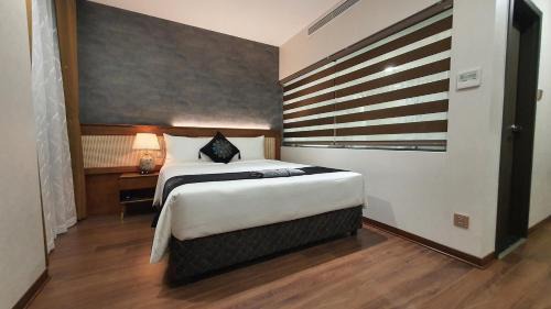 Cong Vi Hotel | MOMIZI HANOI 2 - PHAN KE BINH