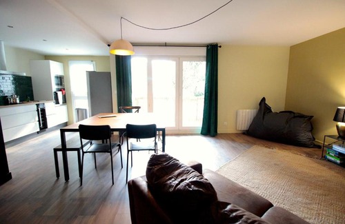 Yves Farge - Le Fleuve Apartment | Mon Appart A GERLAND II