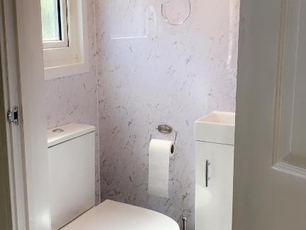 Feltham North House | Mon Repos Private Rooms Heathrow Airport