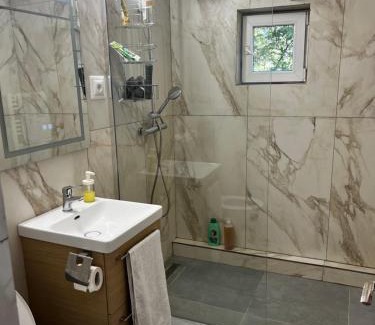 Otopeni Apartment | Mona Apartment Taxi#Airport #PARKING#BUCHAREST#THERME