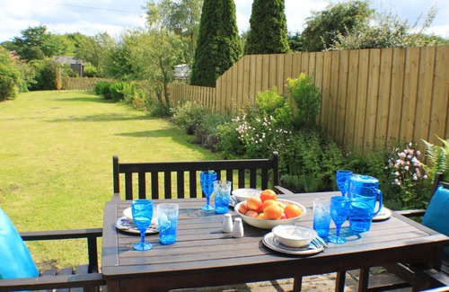 Berwick-upon-Tweed House | Mona's Cottage - Luxury Holiday Cottage ideal for couples and families